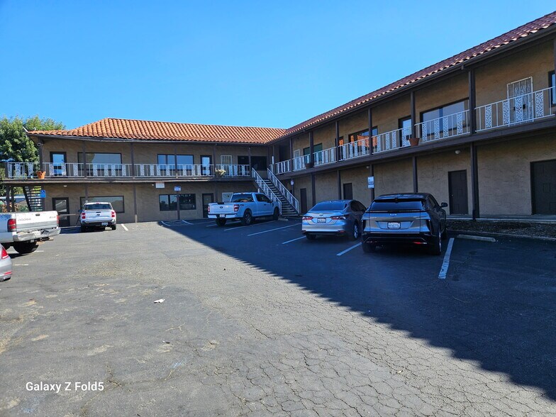 More Photos Of 3911 N Cordoba Ave, Spring Valley Light Manufacturing For Sale