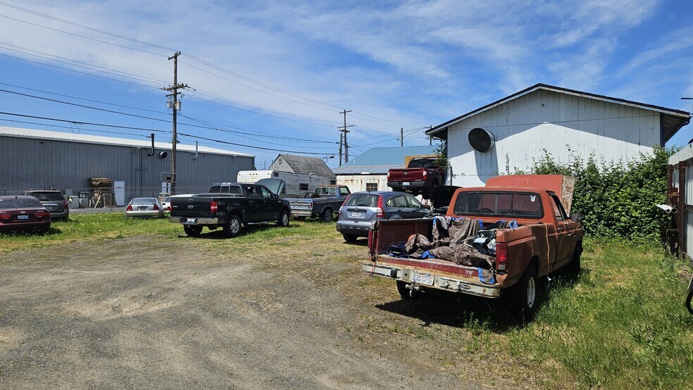 More Photos Of 1351 Alabama St, Longview Warehouse For Sale