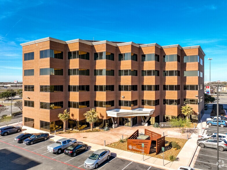 More Photos Of 8940 Fourwinds Dr, San Antonio Medical For Lease