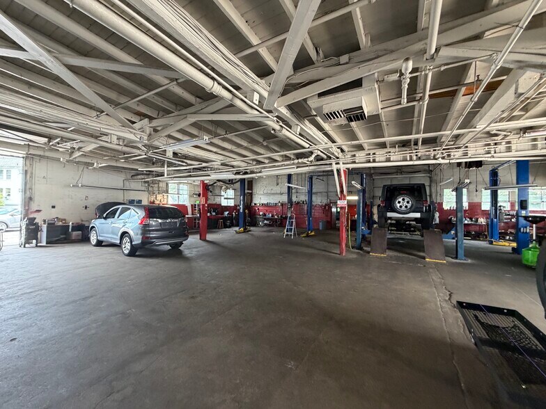 More Photos Of 106 W Broad St, Pawcatuck Auto Dealership For Sale