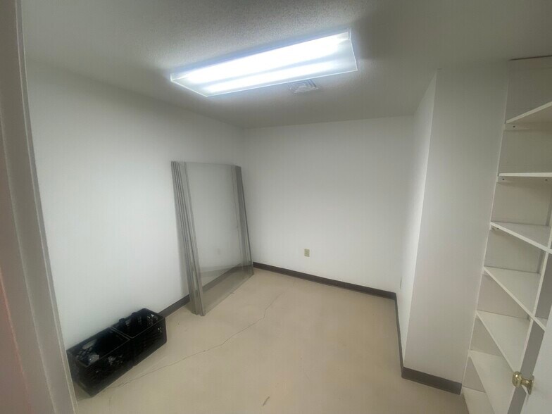 More Photos Of 31 Old Nashua Rd, Amherst Office For Lease
