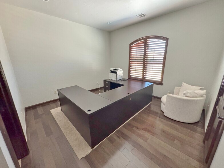 More Photos Of 9600 S May Ave, Oklahoma City Office Residential For Sale