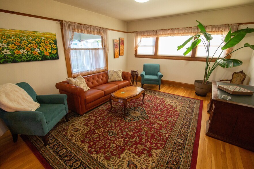 More Photos Of 340 NW 7th St, Corvallis Office For Sale