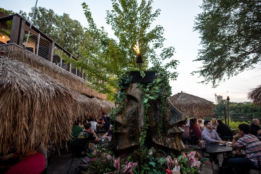 More Photos Of 1900 & 1924 Marshall St NE, Minneapolis Restaurant For Sale