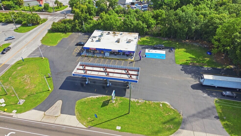 More Photos Of 2590 Recker Hwy, Winter Haven Service Station For Sale