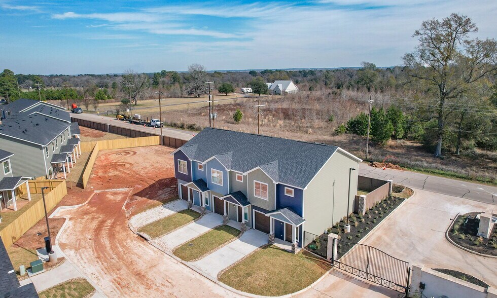 More Photos Of 14010 Longstreet rd, Willis Apartments For Sale