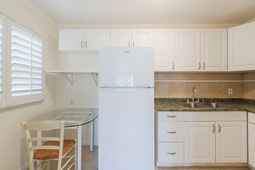 More Photos Of 71 19th St, Hermosa Beach Apartments For Sale