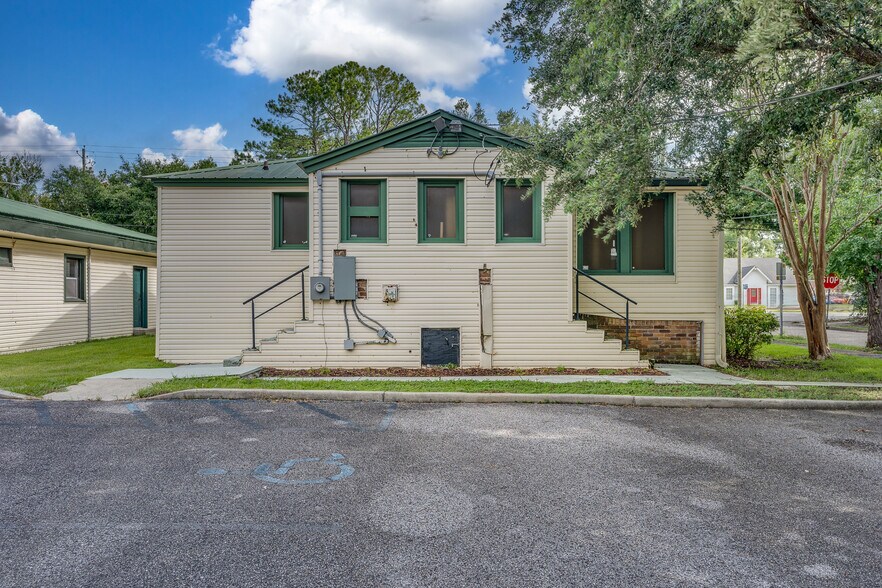 More Photos Of 1401 Spring Hill Ave, Mobile Medical For Sale