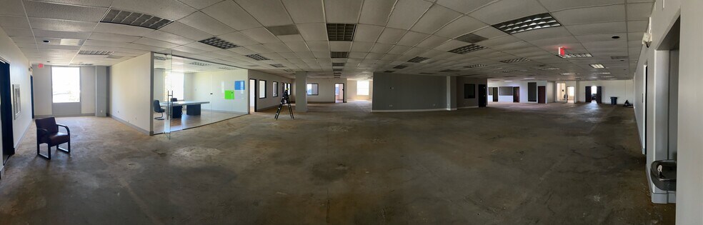 More Photos Of 1950 E 17th St, Santa Ana Office For Lease