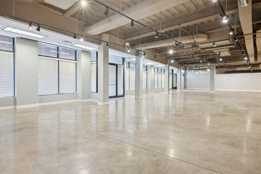 More Photos Of 4420-4428 N Clark St, Chicago Apartments For Sale