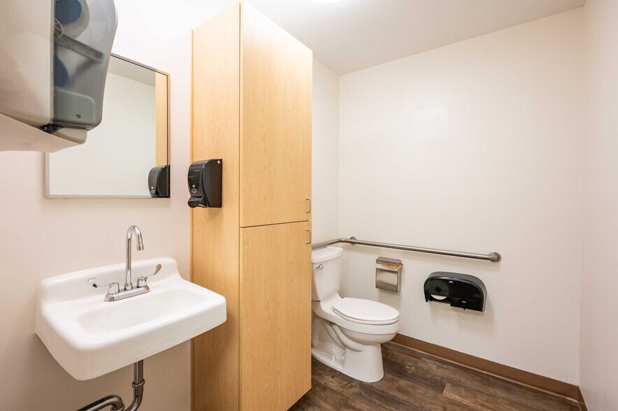 More Photos Of 6719 Gall Blvd, Zephyrhills Medical For Sale