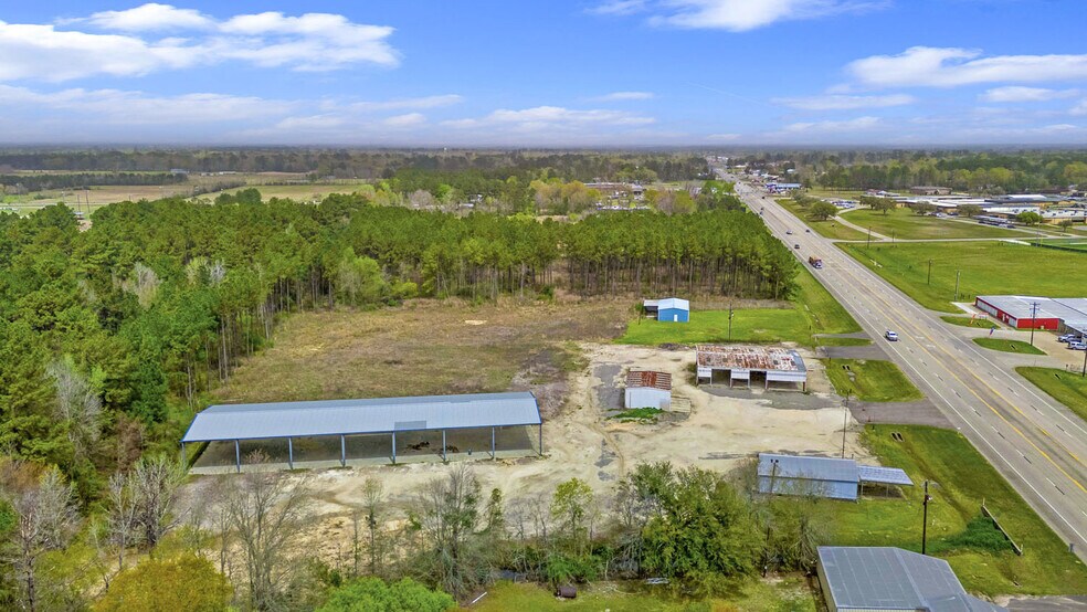More Photos Of 21034 US Highway 96 S, Kirbyville Flex For Sale