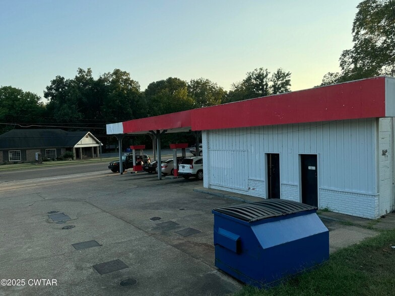 More Photos Of 2115 E Main St, Humboldt Convenience Store For Sale