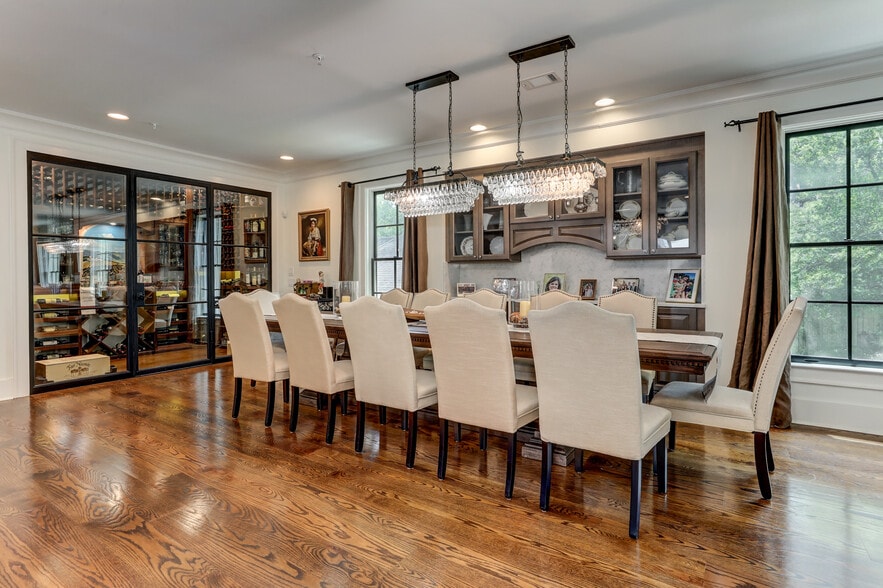 More Photos Of 2972 Lookout Pl NE, Atlanta Office Residential For Sale
