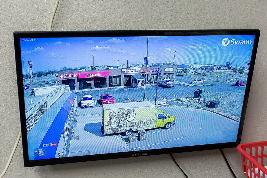 More Photos Of 1140 Kermit St, Plainview Restaurant For Sale