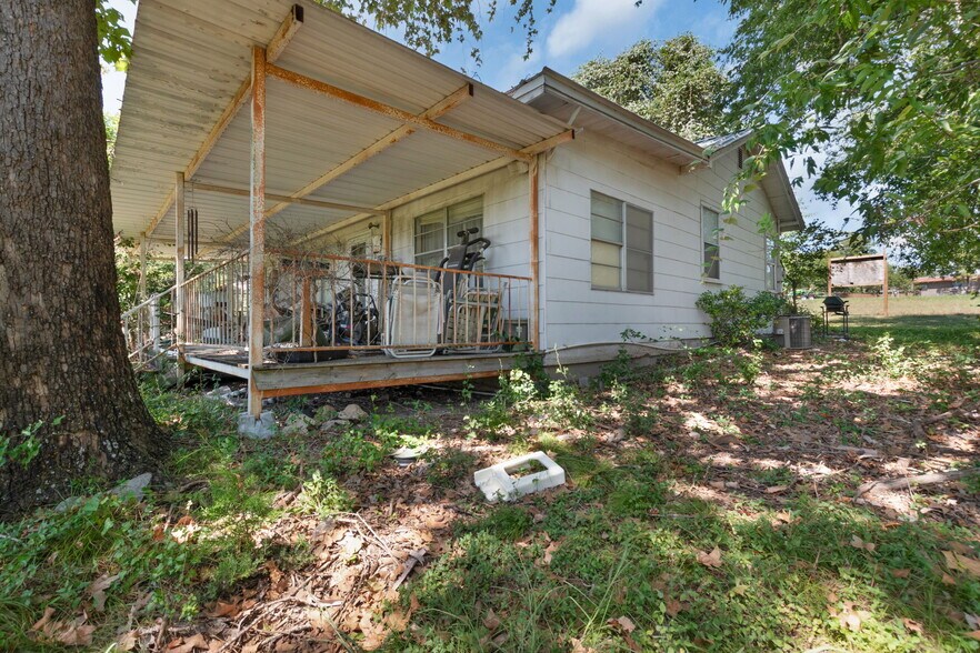 More Photos Of 1404 Central Texas Expy, Lampasas Land For Sale