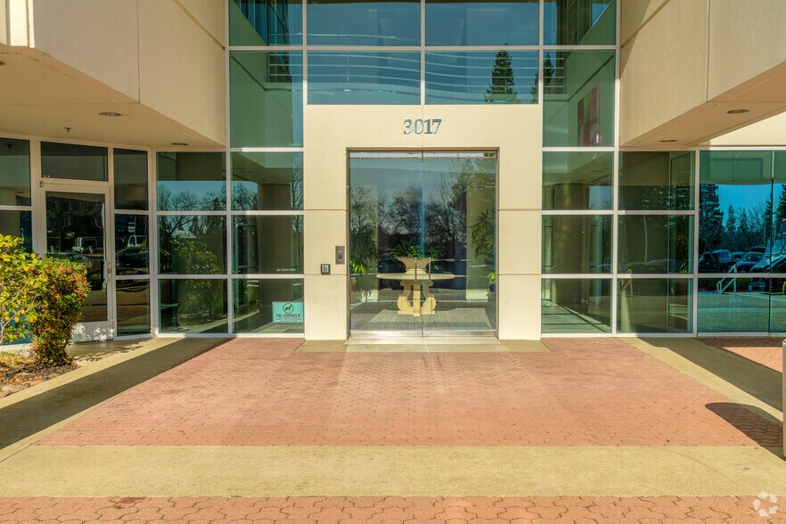 More Photos Of 3017 Douglas Blvd, Roseville Office For Lease