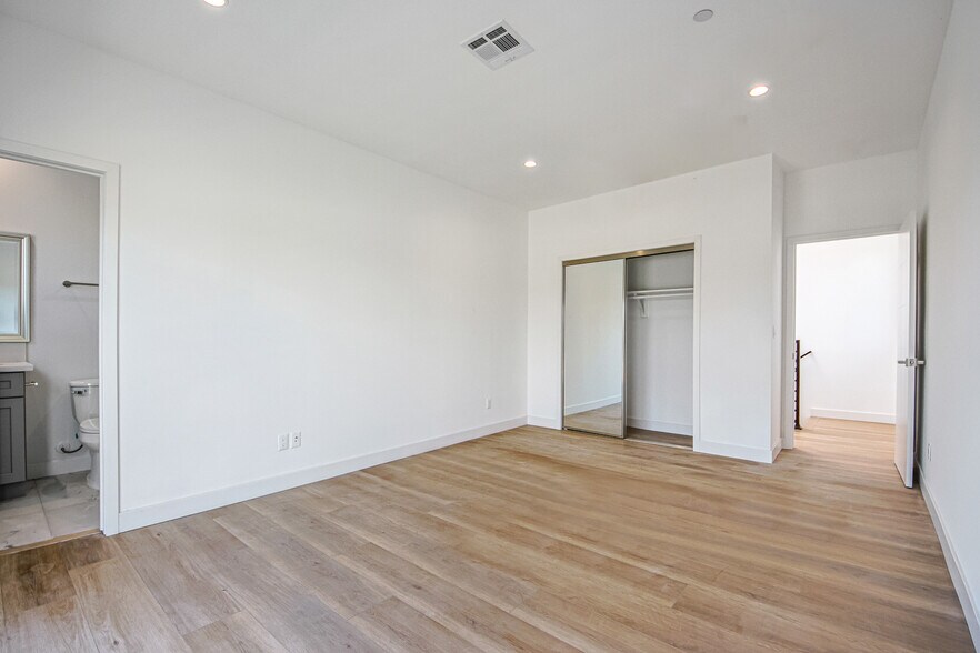 More Photos Of 1923 Carmona Ave, Los Angeles Multifamily For Sale