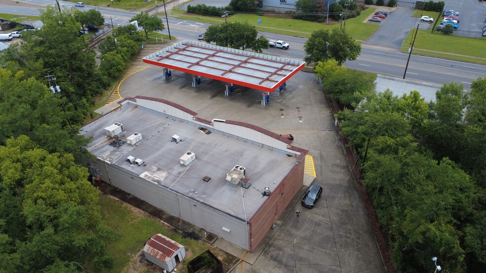 More Photos Of 3365 Moffett Rd, Mobile Convenience Store For Lease
