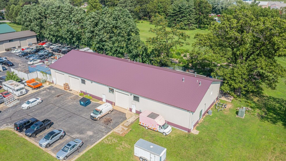 Primary Photo Of 139 Gatlin Dr, Griffith Industrial For Lease