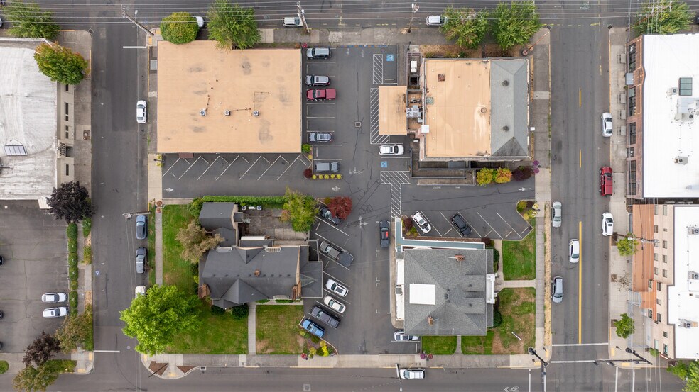 More Photos Of 414 NE Evans St, Mcminnville Office For Sale