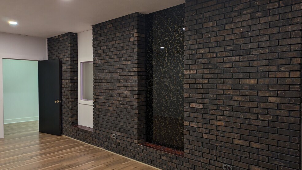 More Photos Of 3 Towanda Service Rd, Bloomington Flex For Sale