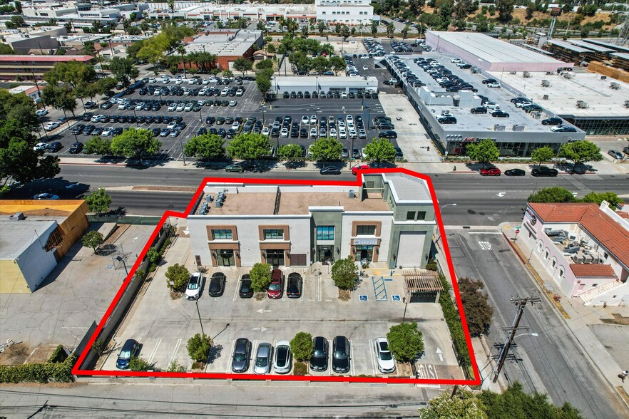 More Photos Of 2956 E Colorado Blvd, Pasadena General Retail For Lease