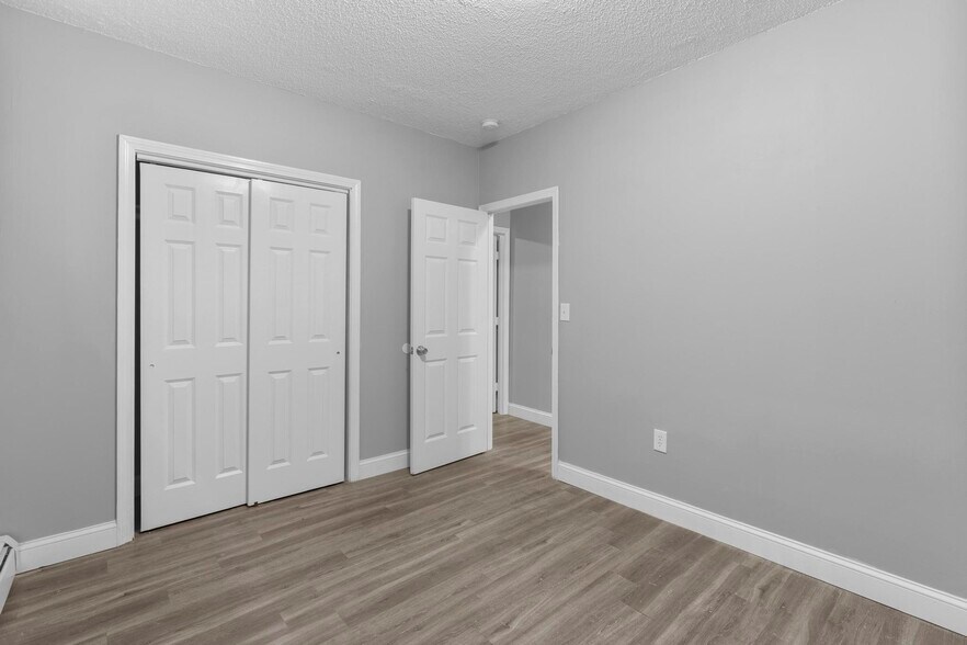 More Photos Of 36 Huntington St, Hartford Apartments For Sale