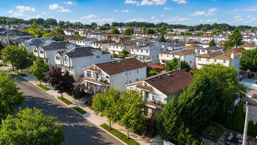 More Photos Of , Staten Island Multifamily For Sale