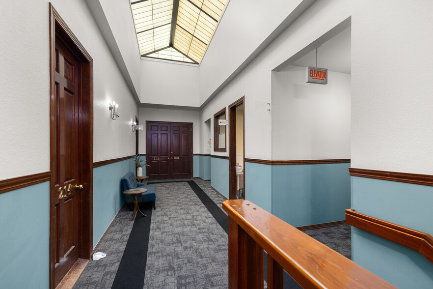 More Photos Of 17 2nd St E, Kalispell Storefront Retail Office For Sale