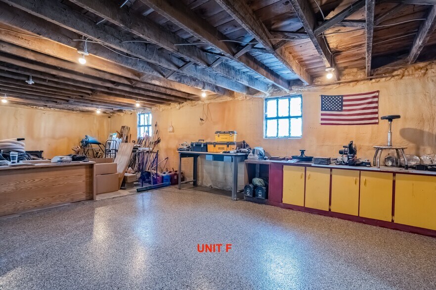 More Photos Of 8758 IN-9, Pendleton Light Manufacturing For Sale