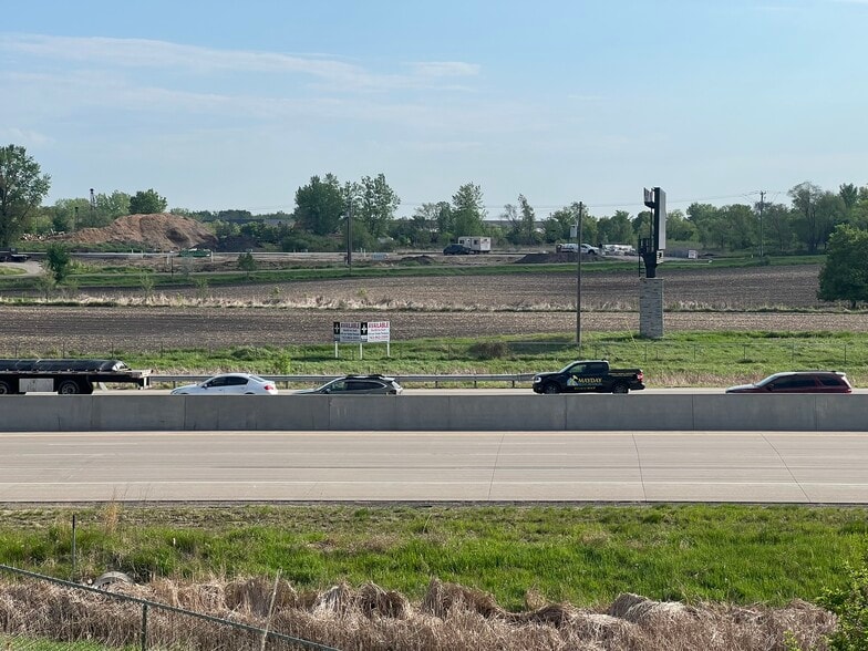 More Photos Of XXX Territorial Rd & Brockton ln, Osseo Flex For Lease