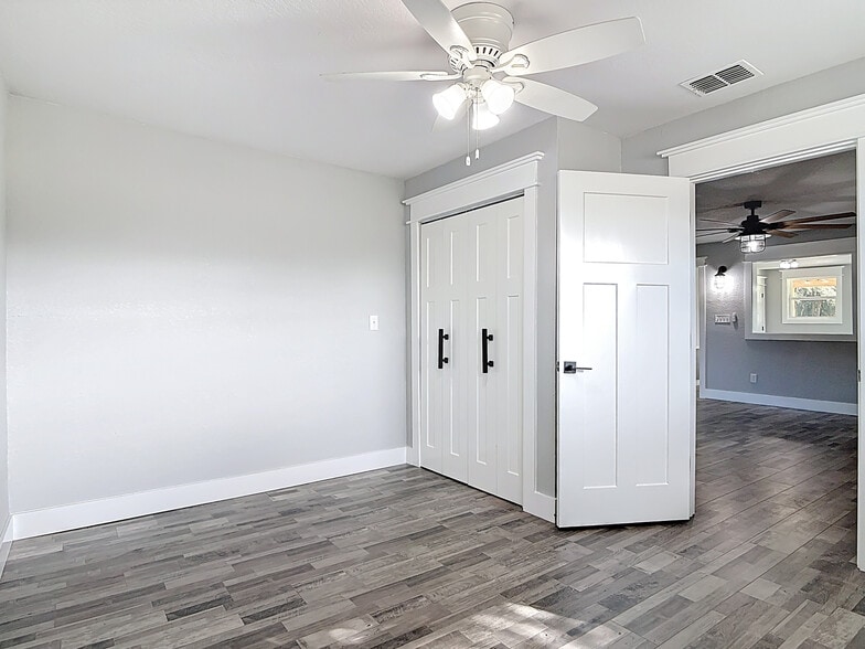 More Photos Of 379 N State Road 415, Osteen Office For Lease