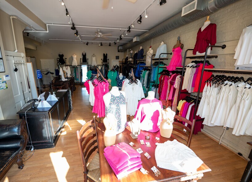 More Photos Of 813 S Broadway, Baltimore Storefront Retail Residential For Lease