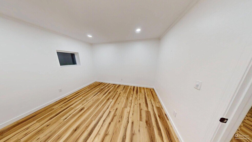 More Photos Of 400 W Cervantes St, Pensacola Flex For Lease