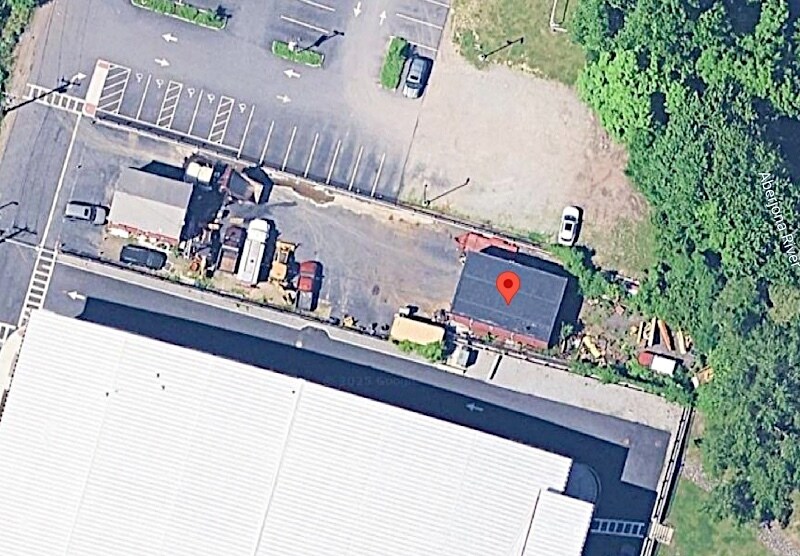 More Photos Of 130 Cross St, Winchester Service For Lease