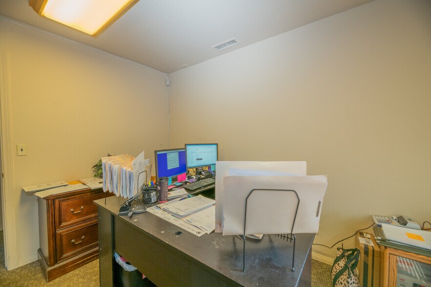 More Photos Of 41659 Big Bear Blvd, Big Bear Lake Office Residential For Lease
