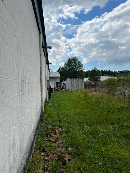 More Photos Of 7923 Industrial Park Rd, Easton Warehouse For Sale