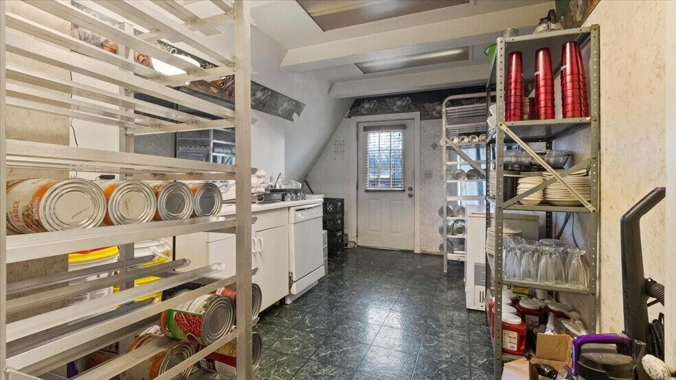 More Photos Of 1027 Porter Wagoner Blvd, West Plains Restaurant For Sale