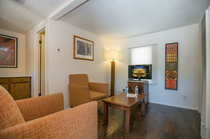 More Photos Of 409 S Montezuma St, Prescott Hotel For Sale