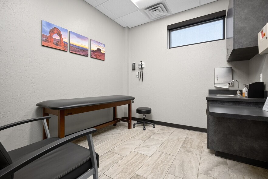 More Photos Of 2804 SW 134th St, Oklahoma City Medical For Sale