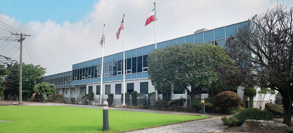 Primary Photo Of 100 Bomont Pl, Totowa Warehouse For Lease