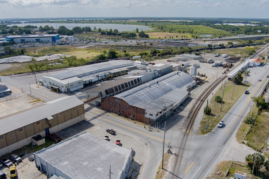 More Photos Of 650 Avenue R SW, Winter Haven Distribution For Sale