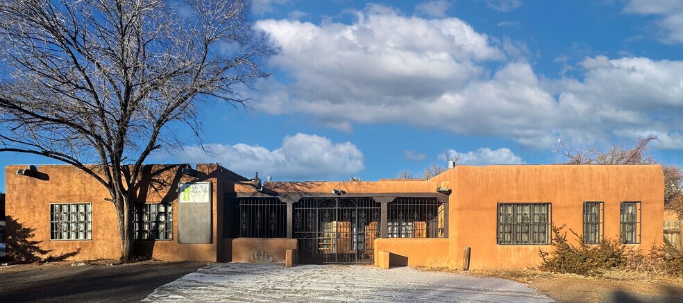 More Photos Of 1400 Maclovia Ln, Santa Fe Office Residential For Sale