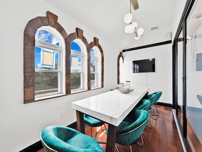 More Photos Of 2041 Park St, Atlantic Beach Loft Creative Space For Lease