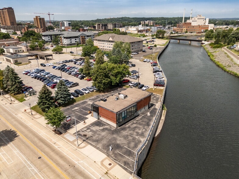More Photos Of 307 E Center St, Rochester Office For Sale