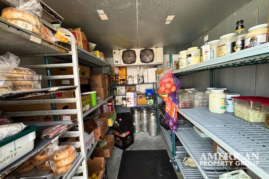 More Photos Of 470 W Dearborn St, Englewood Restaurant For Sale