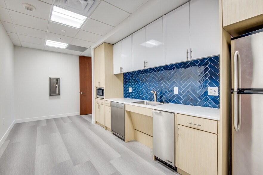 More Photos Of 400 E Las Colinas Blvd, Irving Office For Lease