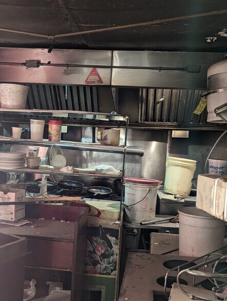 More Photos Of 93 1st Ave, New York Apartments For Lease