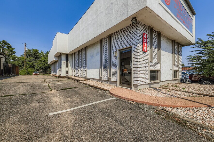 More Photos Of 4219 S Broadway, Englewood Medical For Sale